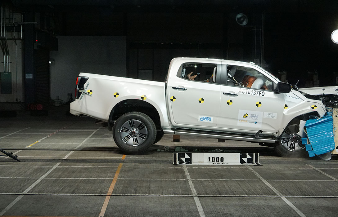 ISUZU MU-X