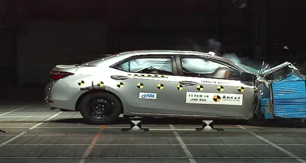 TOYOTA COROLLA ALTIS (2014)