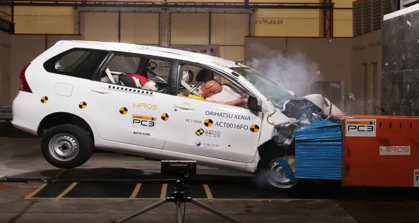 DAIHATSU XENIA