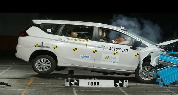 MITSUBISHI XPANDER