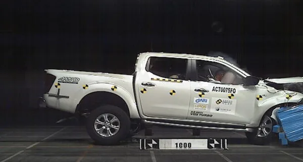 NISSAN NAVARA (HV)